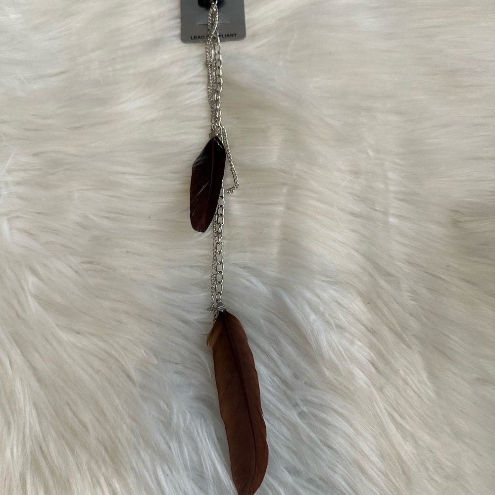 🩷 5/$10 Silver Chain hair clip with Brown Feathers